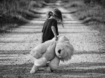 girl, walking, teddy bear